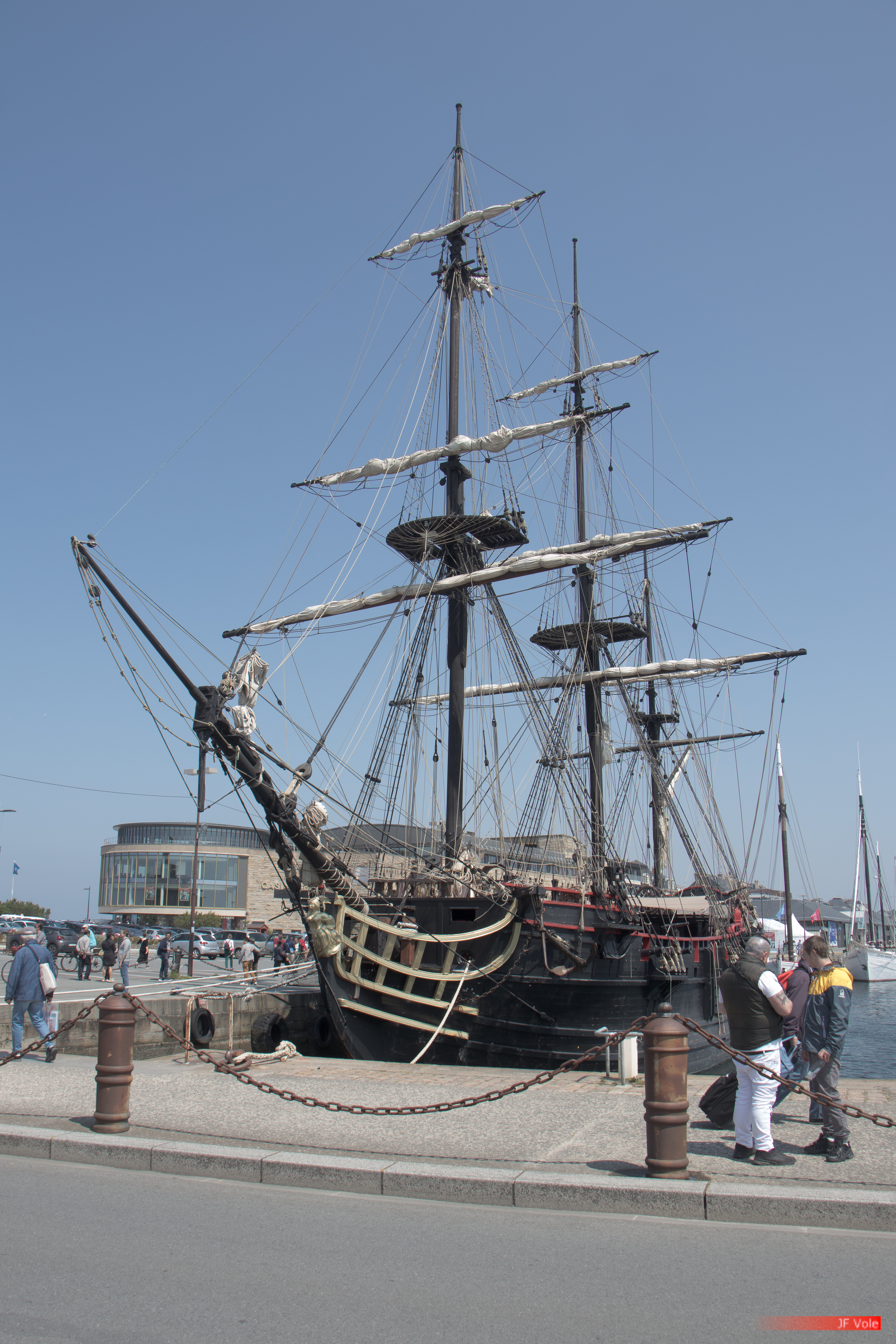 Activités - Bateau - Bateau à voiles - Boat - Bretagne (région administrative) - Brittany (administrative region) - Compagnie maritime - Country - Côte d'Émeraude - English Channel - France - Full-rigged ship - Geography - Géographie - Il-ha-Gwilen - Ille-et-Vilaine - Manche (mer) - Mer - Océan Atlantique - Pays - Rannvro Breizh - Sailboat - Saint-Malo - Sant-Maloù - Ship-owner - Transport - Transport maritime - Transportation - Trois-mâts carré - Vehicle - Véhicule - Étendue d'eau - Étoile du Roy (1997) - Saint-Malo Bretagne (région administrative) France